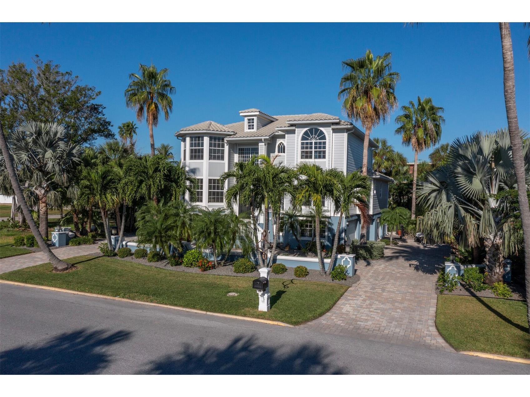 651 Broadway Street Longboat Key FL 34228 A4672952 image53