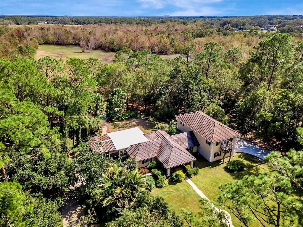 651 Island Way Winter Haven FL 33884 P4923259 image1