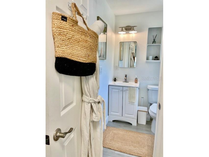 651 Madison Court Sarasota FL 34236 GC538888 image24