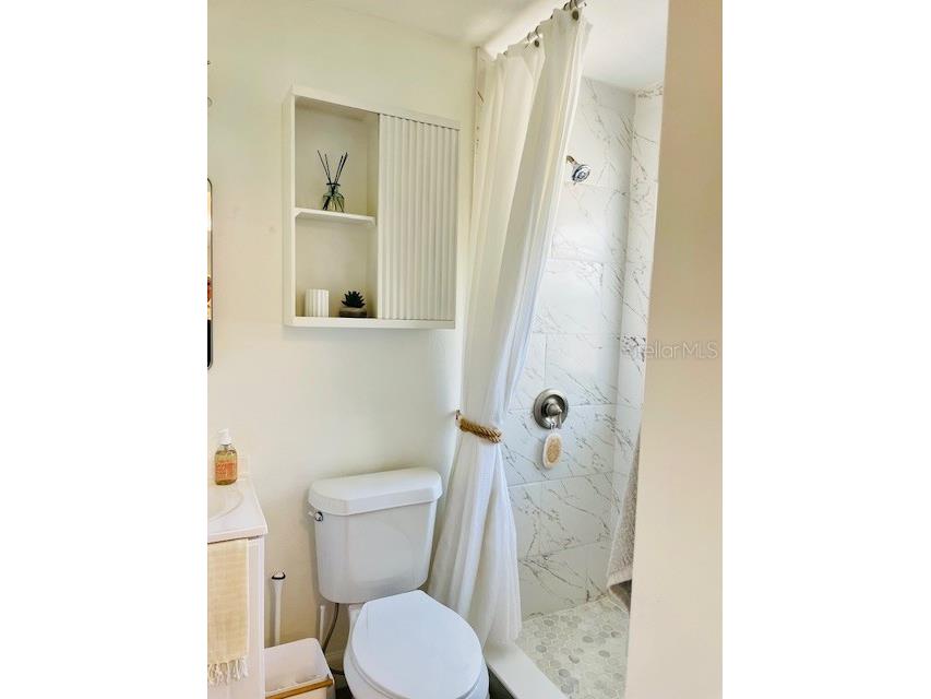 651 Madison Court Sarasota FL 34236 GC538888 image28