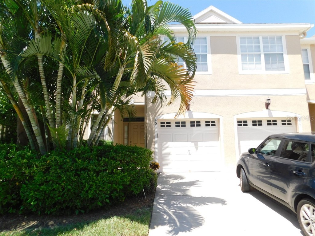 651 Vallance Way NE Saint Petersburg FL 33716 U8146678 image1