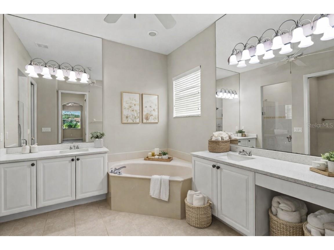 6511 43rd Court E Sarasota FL 34243 A4676546 image27