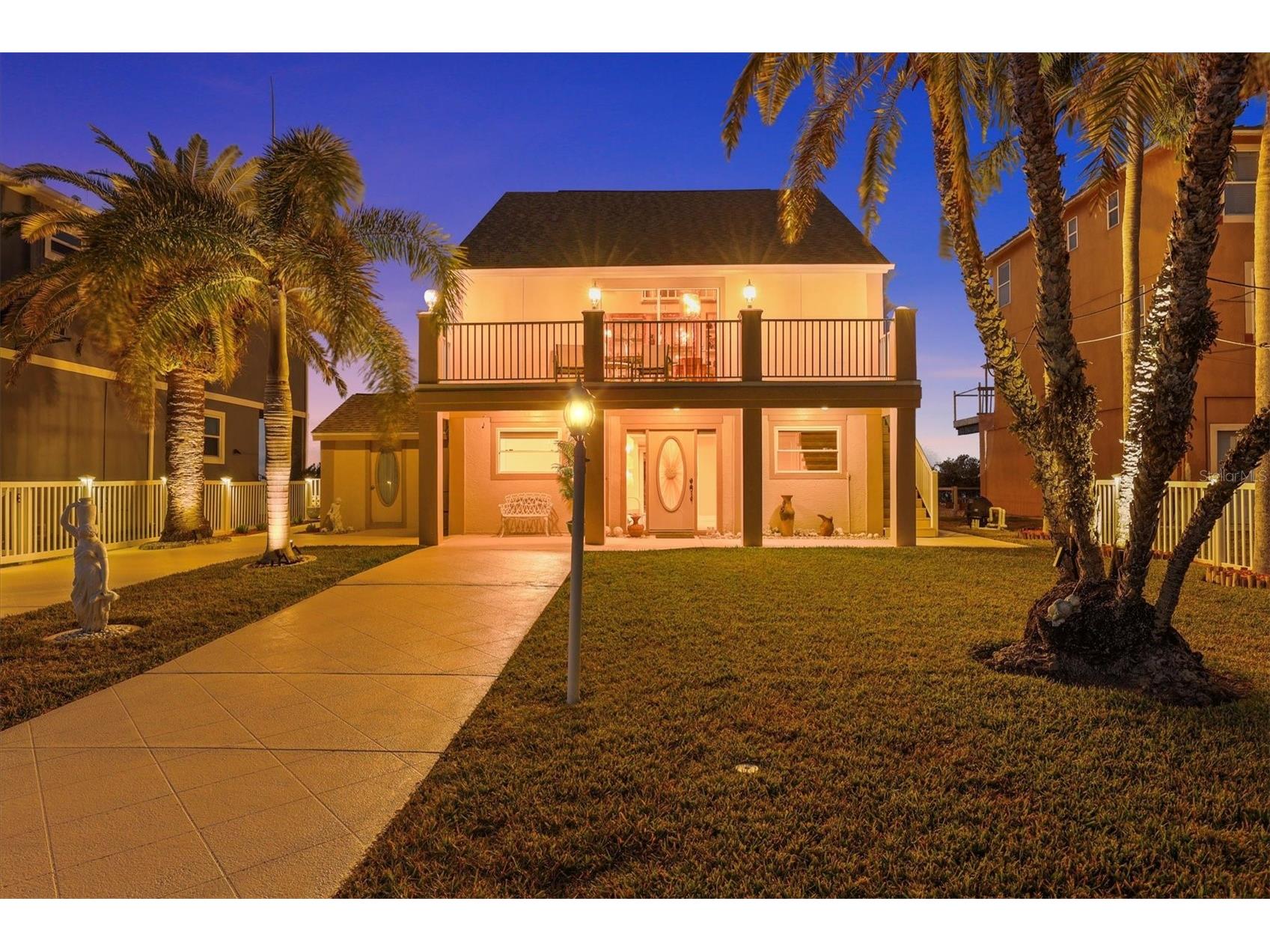 6511 Driftwood Drive Hudson FL 34667 - 60 FEET ON THE GULF! W7883278 image2