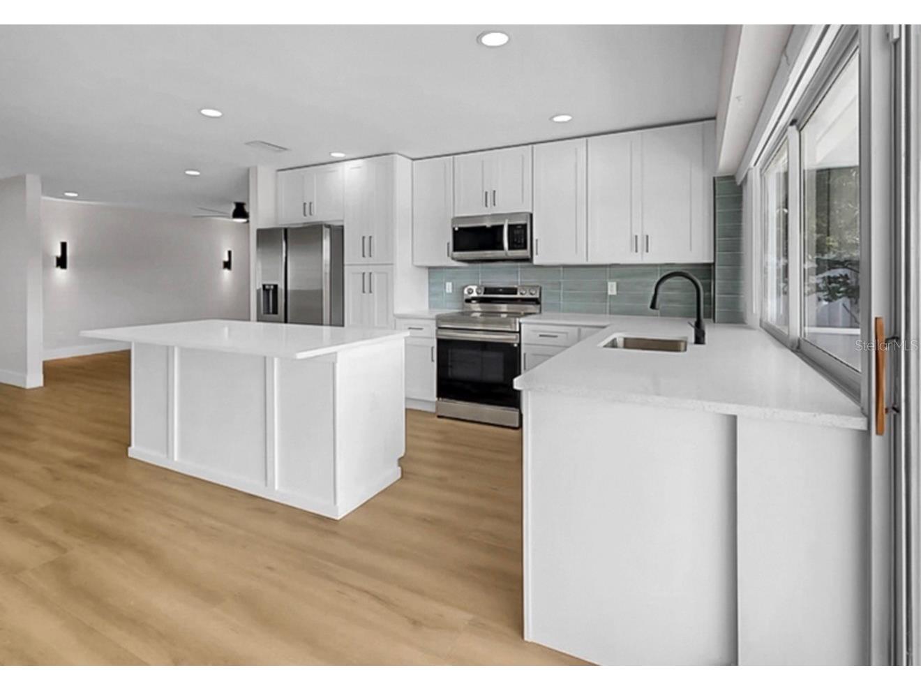 6511 Santiago Court Apollo Beach FL 33572 TB8480678 image12