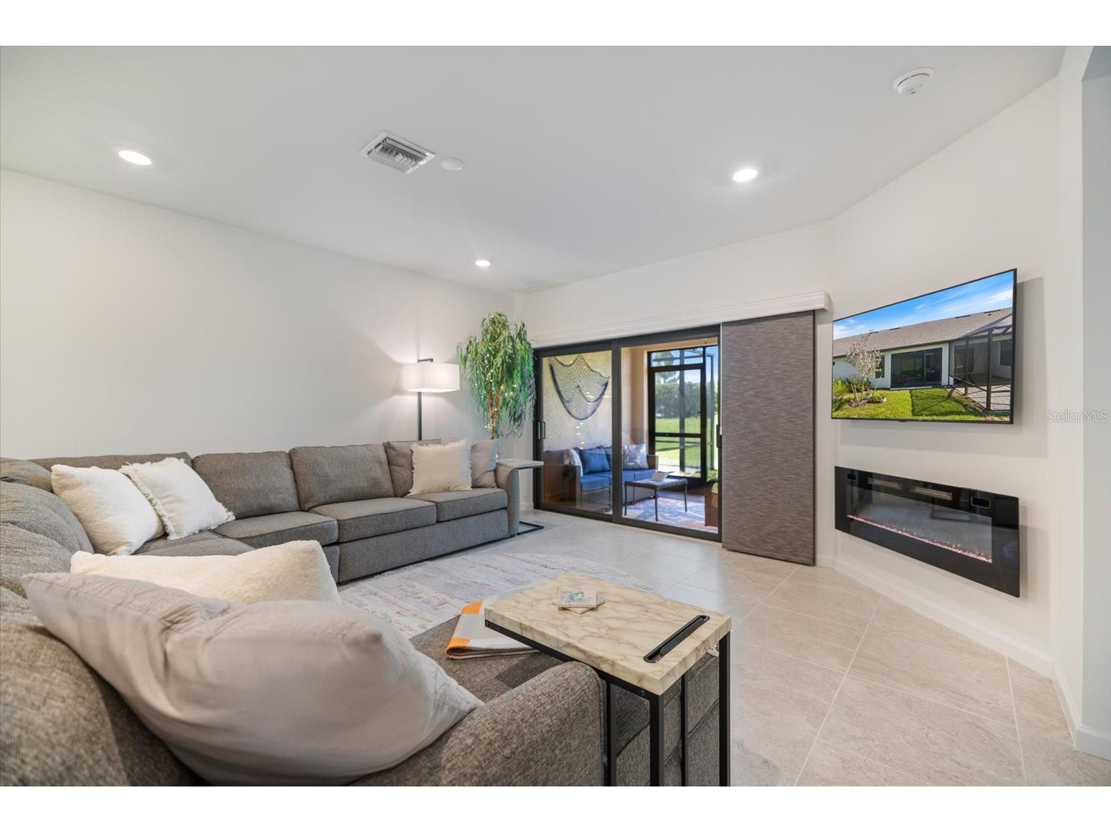 6511 Silverstar Drive Sarasota FL 34240 A4685176 image32