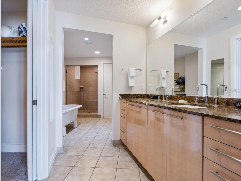 6512 Midnight Pass Road #303 Sarasota FL 34242 A4652317 image19