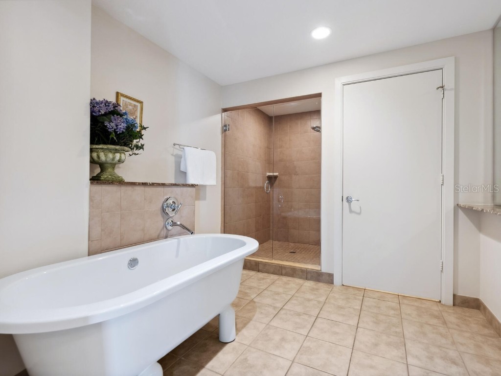 6512 Midnight Pass Road #303 Sarasota FL 34242 A4652317 image20