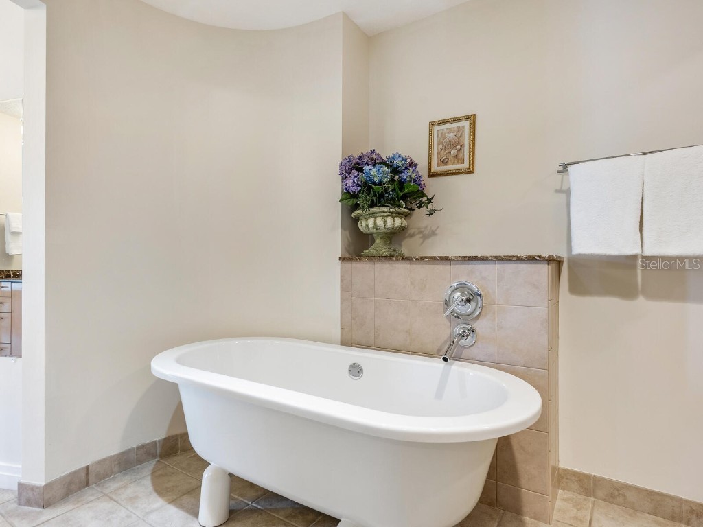 6512 Midnight Pass Road #303 Sarasota FL 34242 A4652317 image21