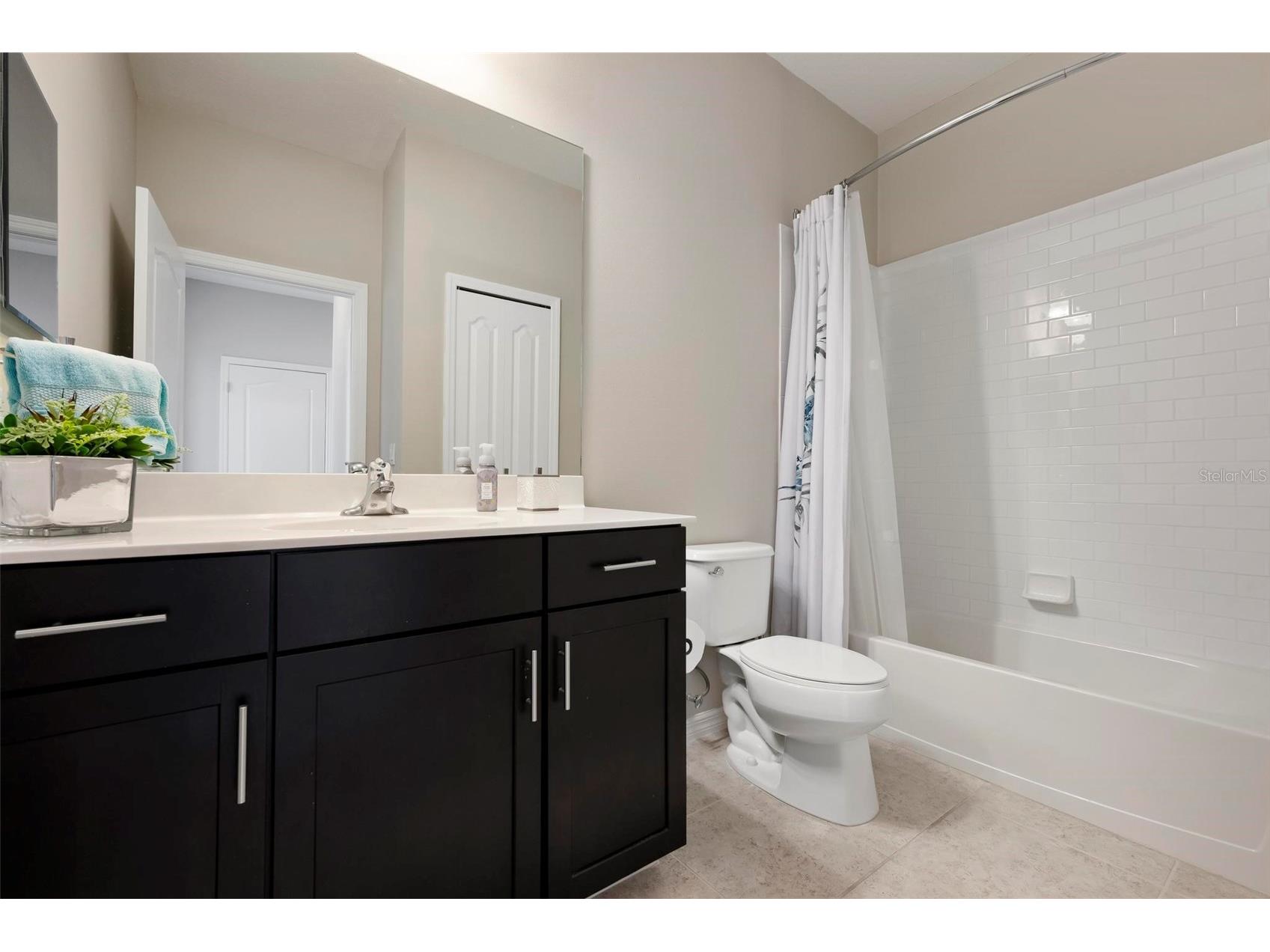 6512 Palm Leaf Court Sarasota FL 34243 A4671196 image27