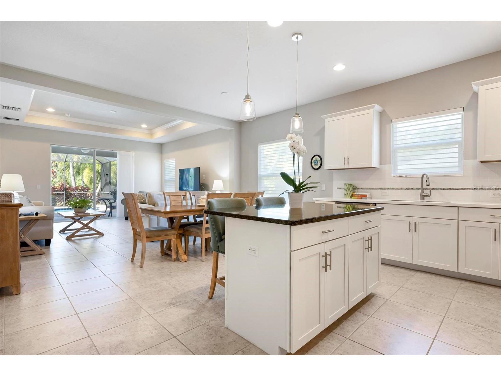 6512 Palm Leaf Court Sarasota FL 34243 A4671196 image3