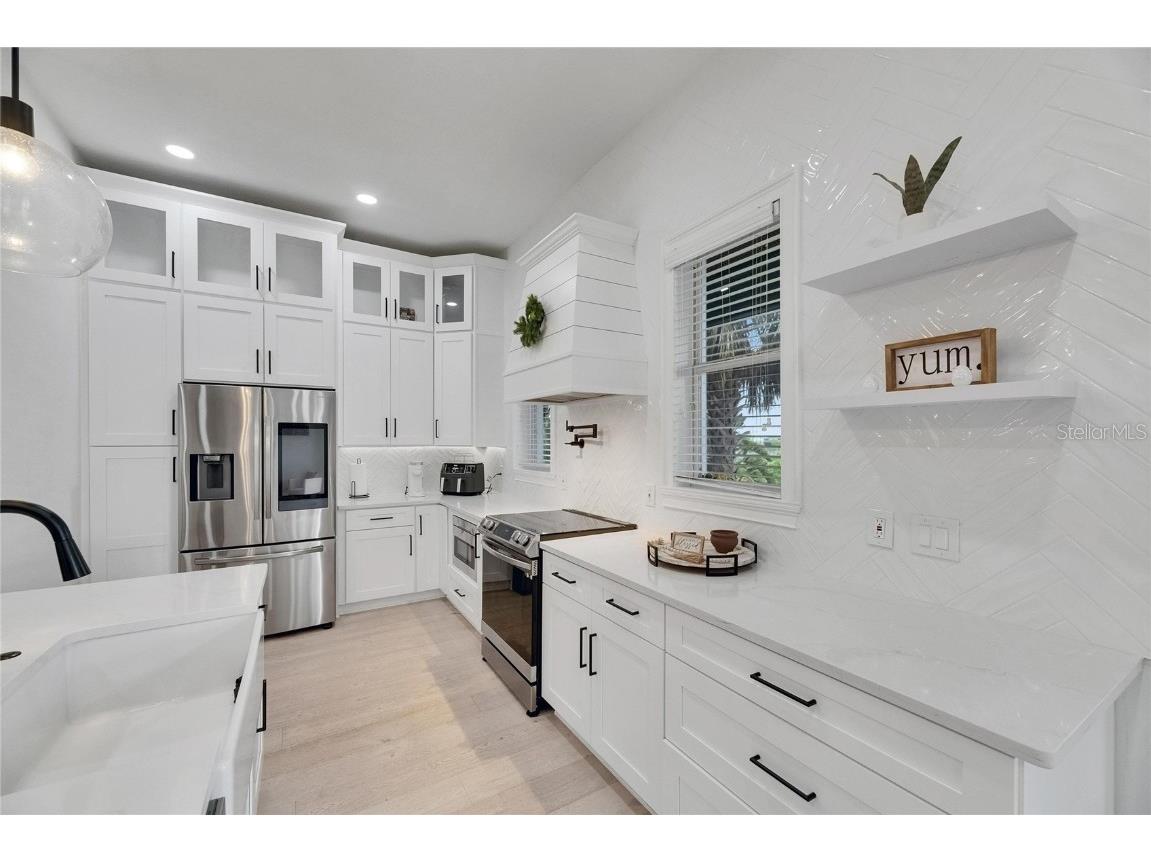 6512 Simone Shores Circle Apollo Beach FL 33572 - ST. CRUEX CANAL TB8447052 image18