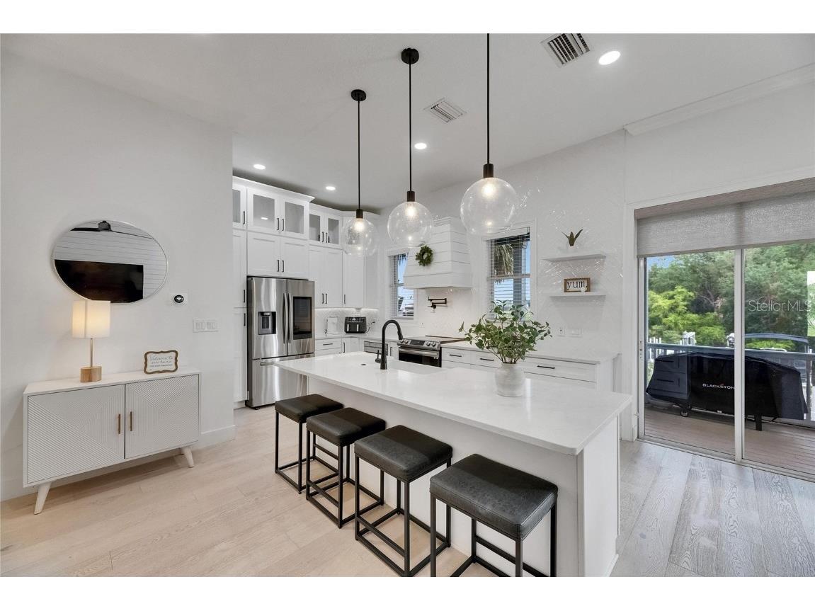 6512 Simone Shores Circle Apollo Beach FL 33572 - ST. CRUEX CANAL TB8447052 image4