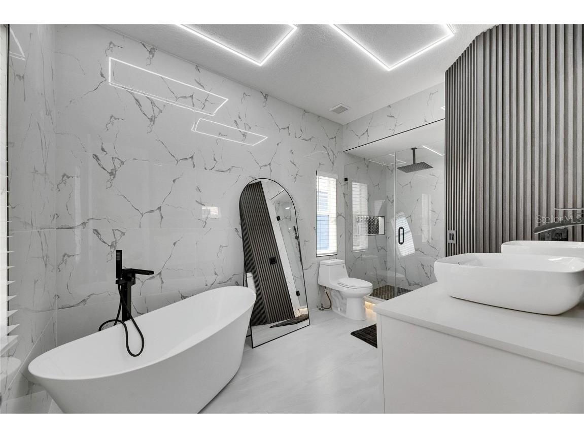 6512 Simone Shores Circle Apollo Beach FL 33572 - ST. CRUEX CANAL TB8447052 image5