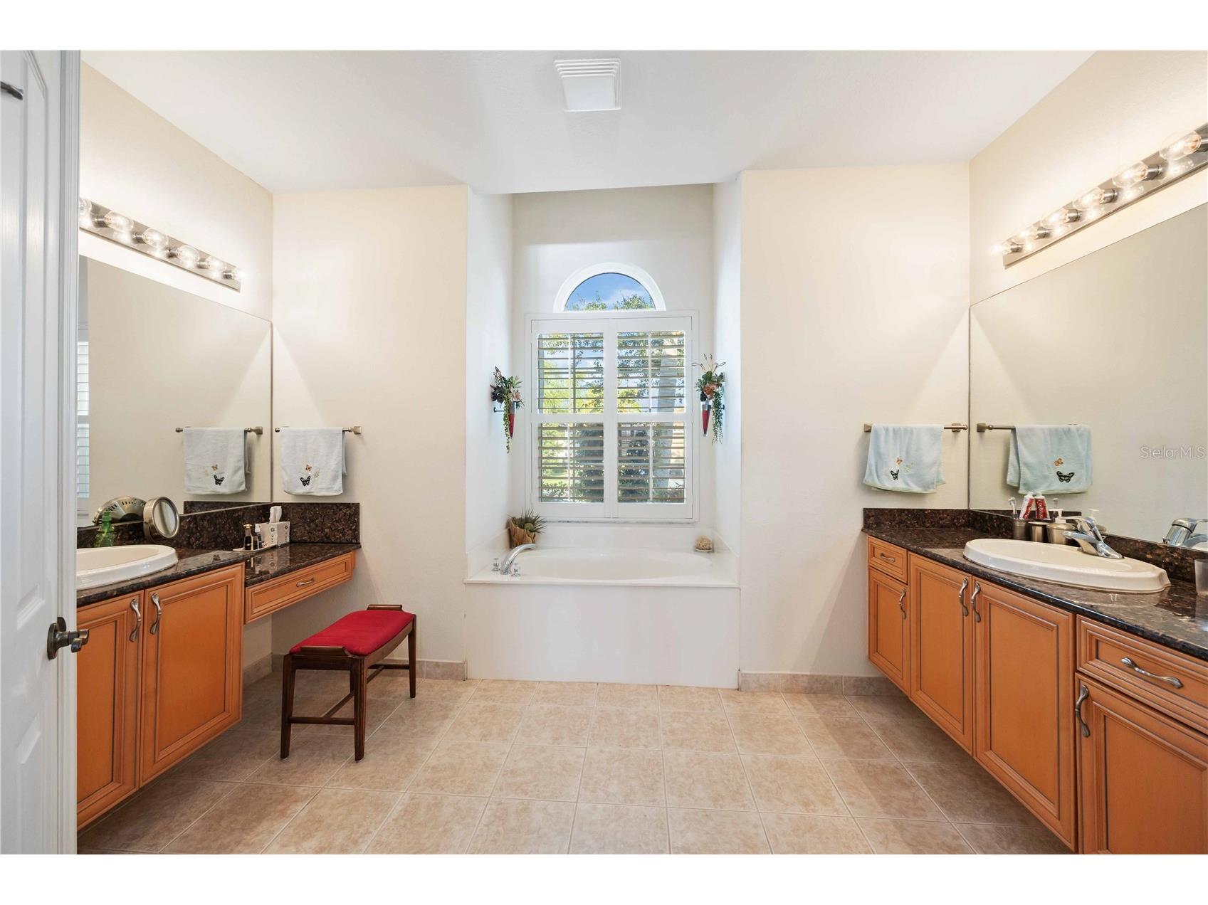 6514 41st Court E Sarasota FL 34243 A4676421 image12