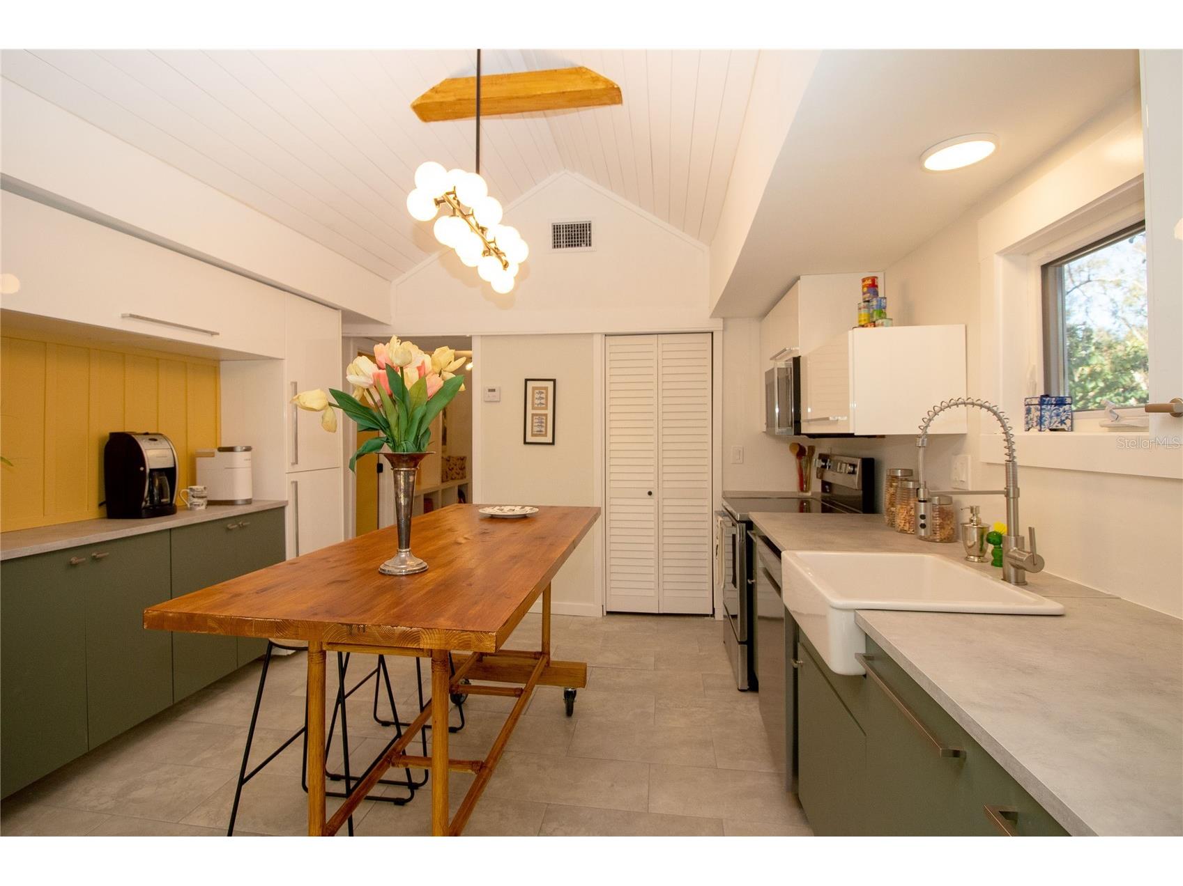 6515 30th Street N Saint Petersburg FL 33702 TB8473755 image11