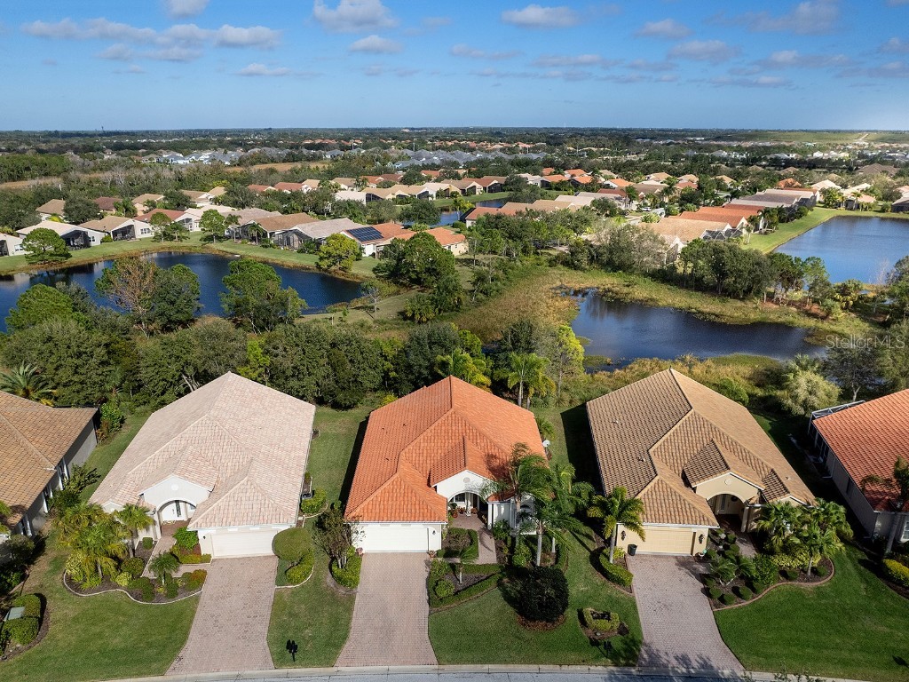 6515 41st Court E Sarasota FL 34243 A4592466 image1