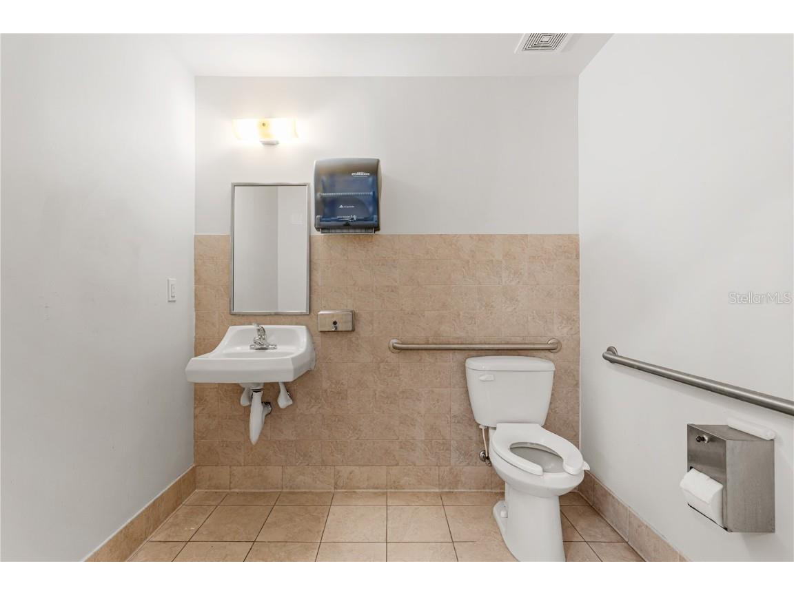 6515 NW 16th Street Gainesville FL 32653 GC534093 image23