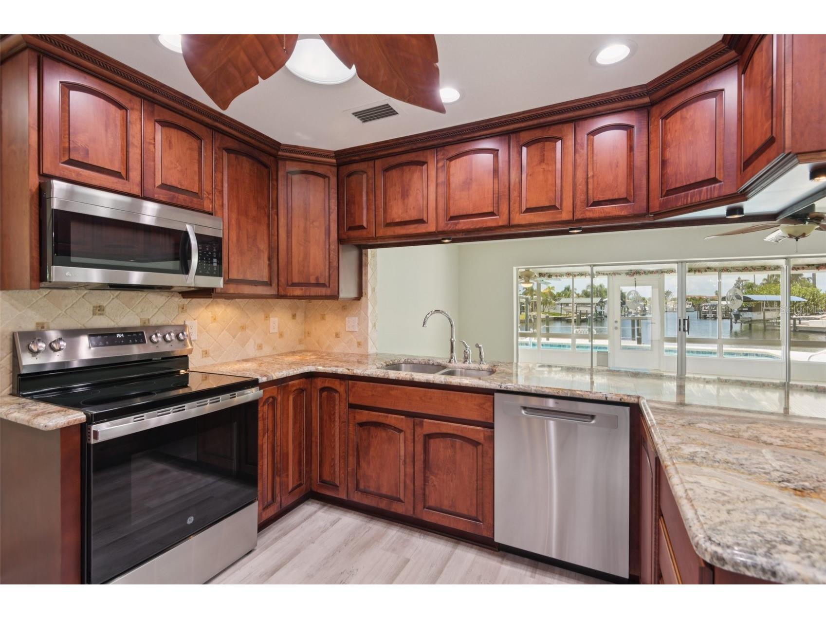 6516 Bimini Court Apollo Beach FL 33572 TB8414429 image12