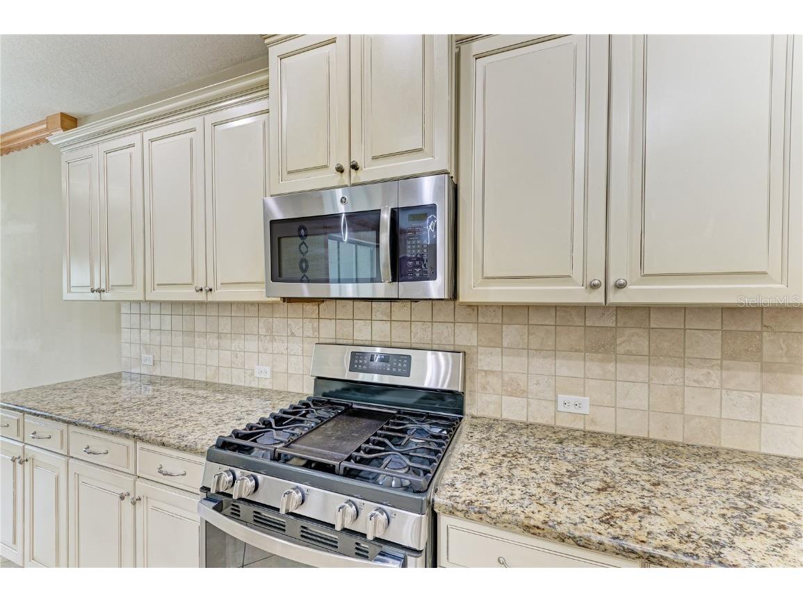 6516 Palm Leaf Court Sarasota FL 34243 A4655967 image16