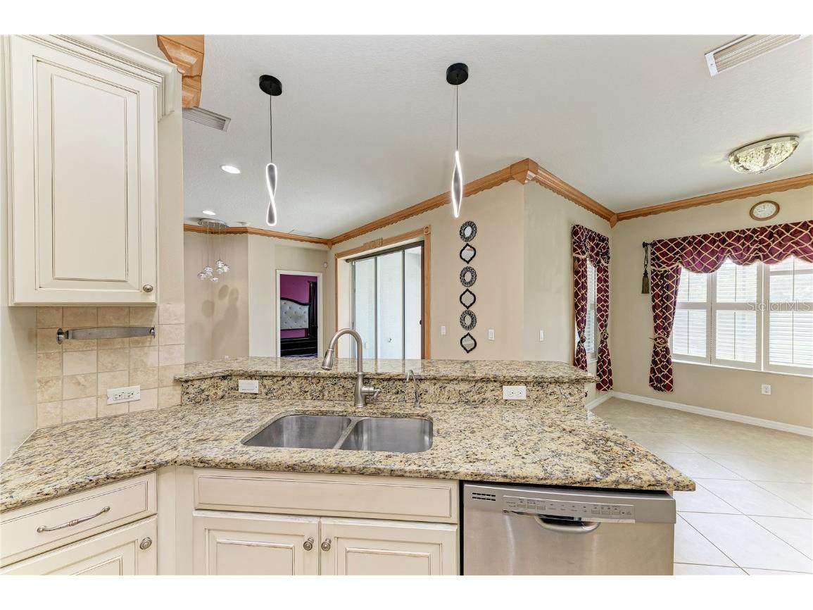 6516 Palm Leaf Court Sarasota FL 34243 A4655967 image17