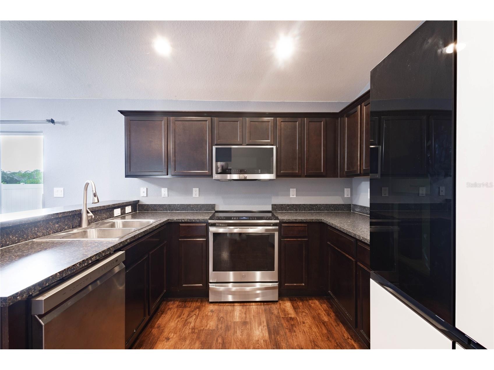6517 Bayston Hill Place Zephyrhills FL 33541 W7884560 image7