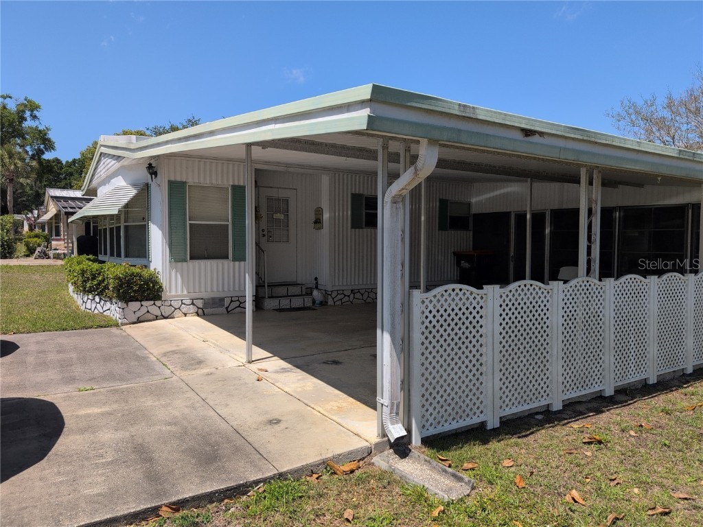 6517 NE 1st. Place Ocala FL 34470 OM699285 image1