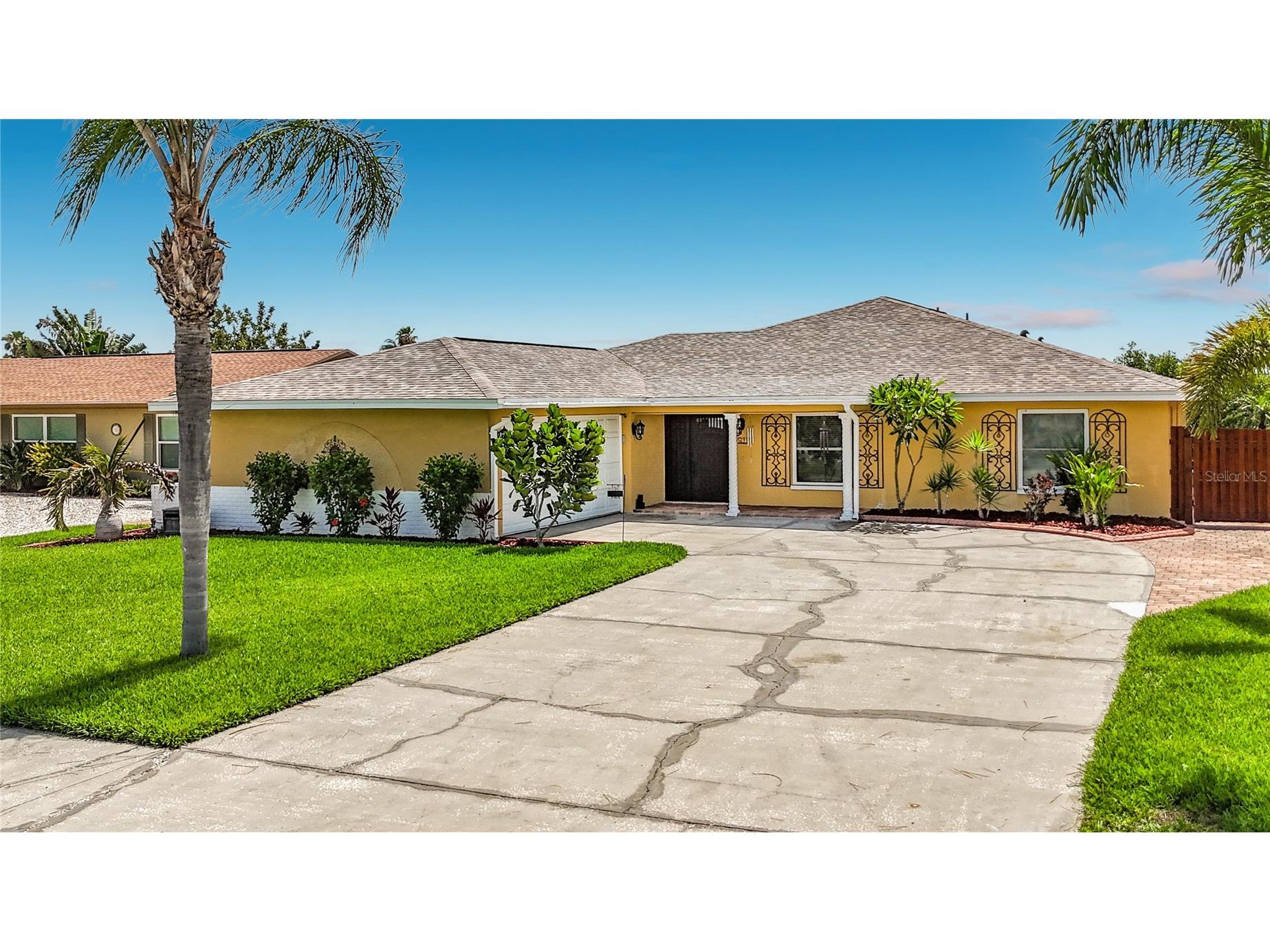 6517 Solitaire Palm Way Apollo Beach FL 33572 - TAMPA BAY L4962373 image5
