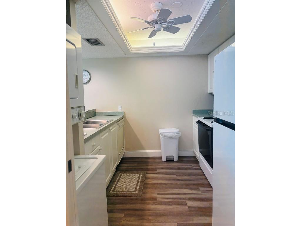 6518 Midnight Pass Road #209 Sarasota FL 34242 A4673460 image8