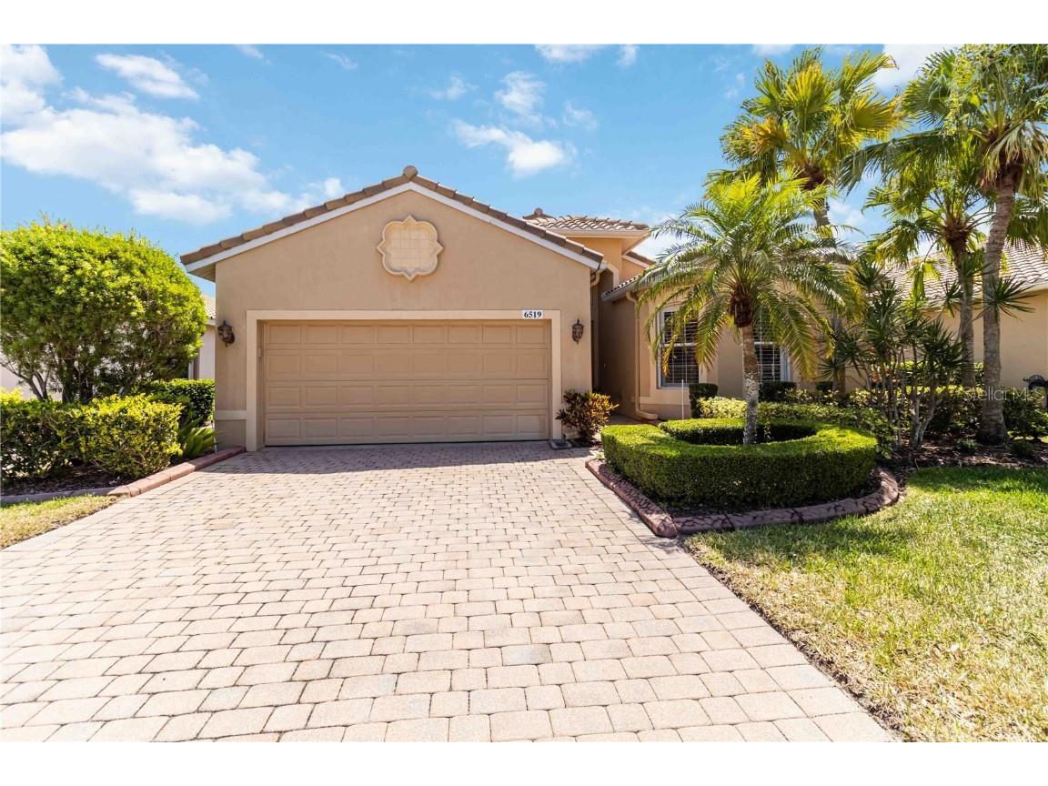 6519 43rd Court E Sarasota FL 34243 A4650588 image1