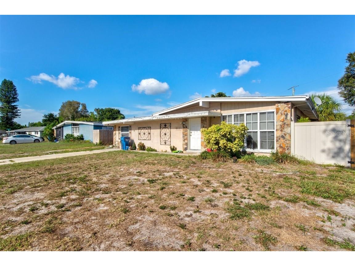6519 Wellesley Drive Bradenton FL 34207 A4579357 image1