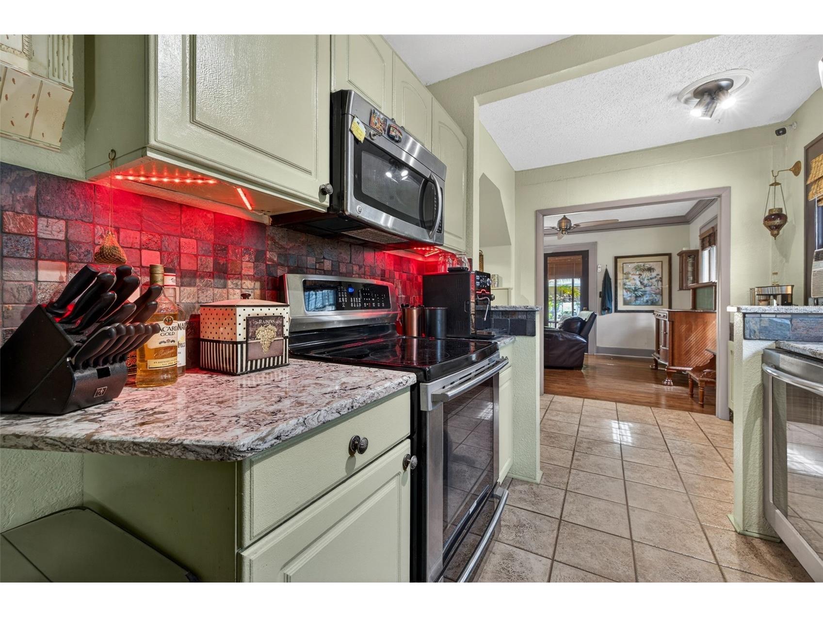 652 8th Avenue N Saint Petersburg FL 33701 TB8510345 image13