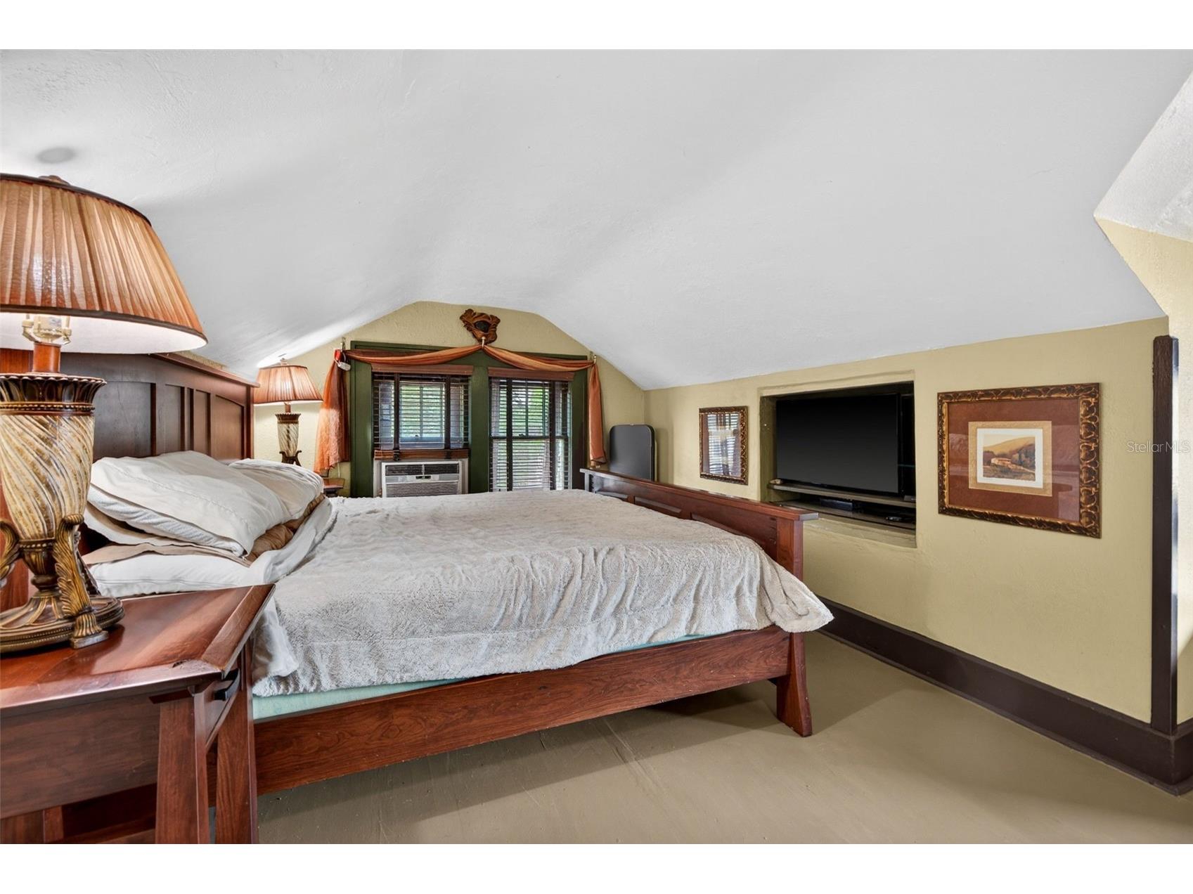 652 8th Avenue N Saint Petersburg FL 33701 TB8510345 image18