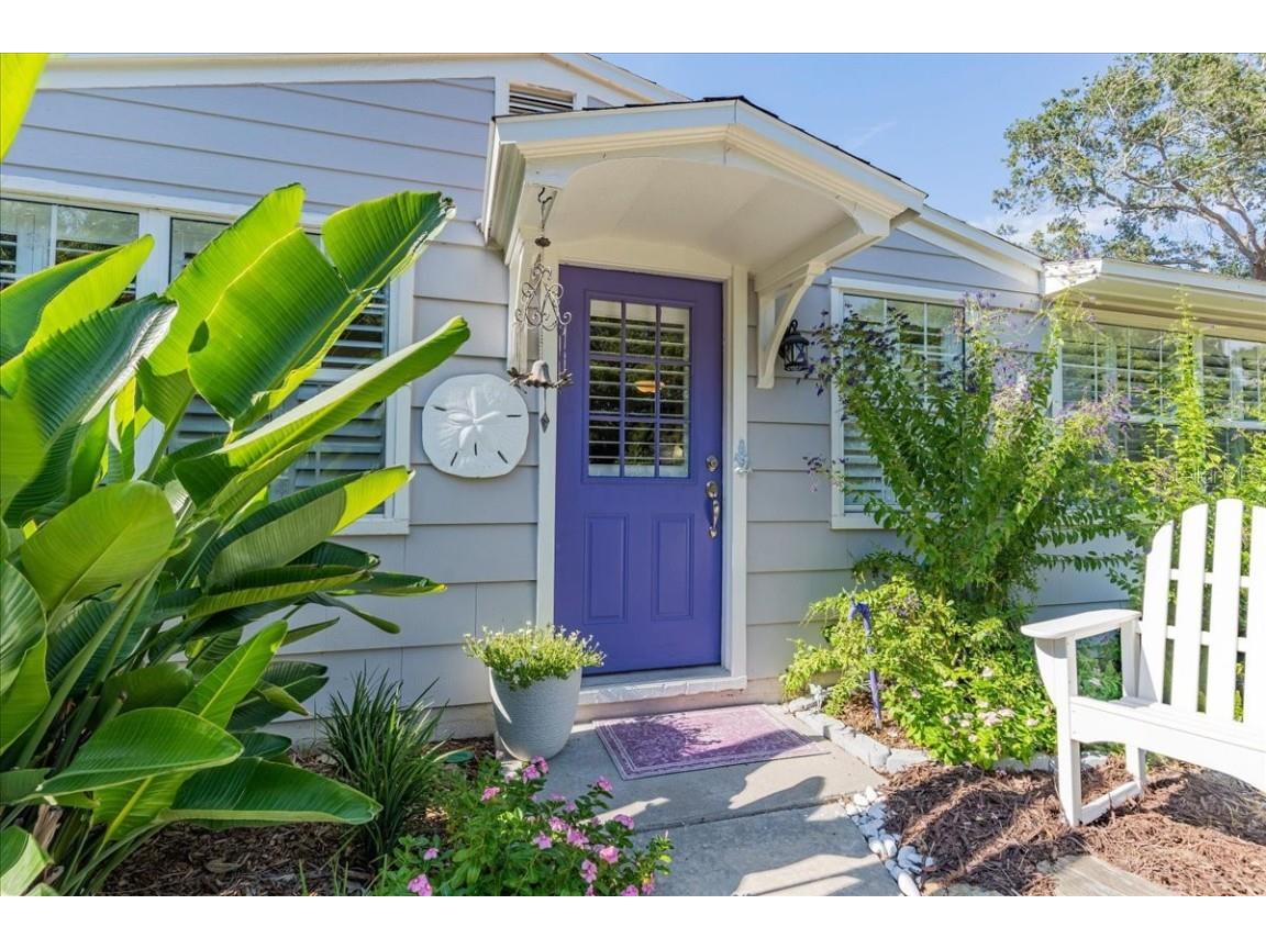 652 Lexington Street Dunedin FL 34698 U8209475 image1