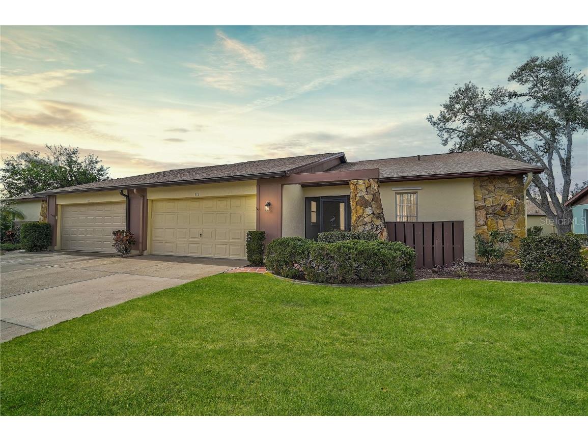 652 Linden Drive Englewood FL 34223 N6136344 image1