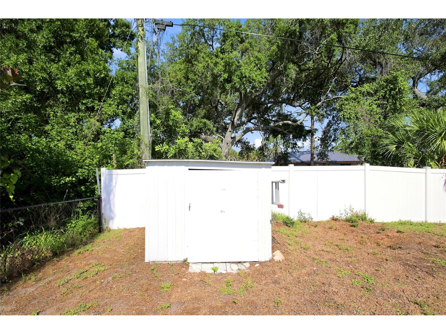 652 N Elm Street Englewood FL 34223 C7528410 image40