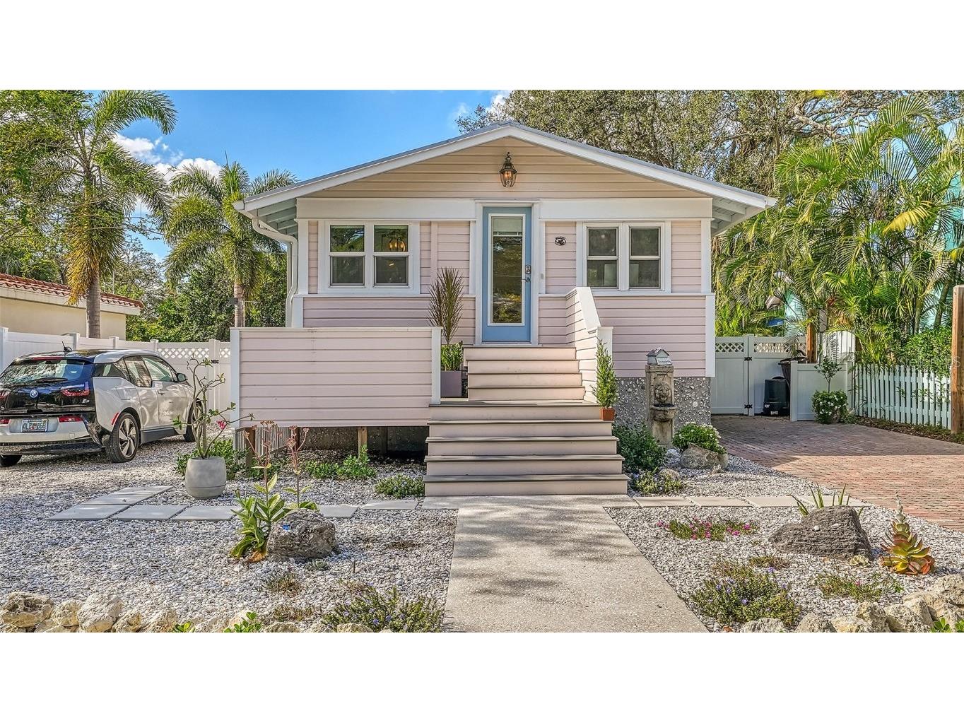 652 Ohio Place Sarasota FL 34236 A4563387 image1