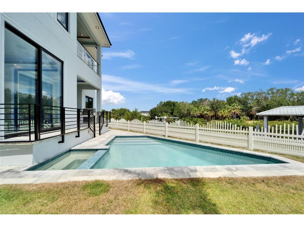 6520 Simone Shores Circle Apollo Beach FL 33572 - ST CREUX CANAL TB8391408 image2