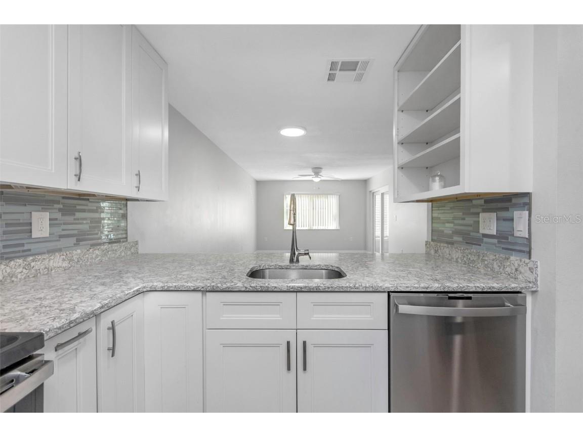 6520 Thicket Trail New Port Richey FL 34653 W7880475 image16