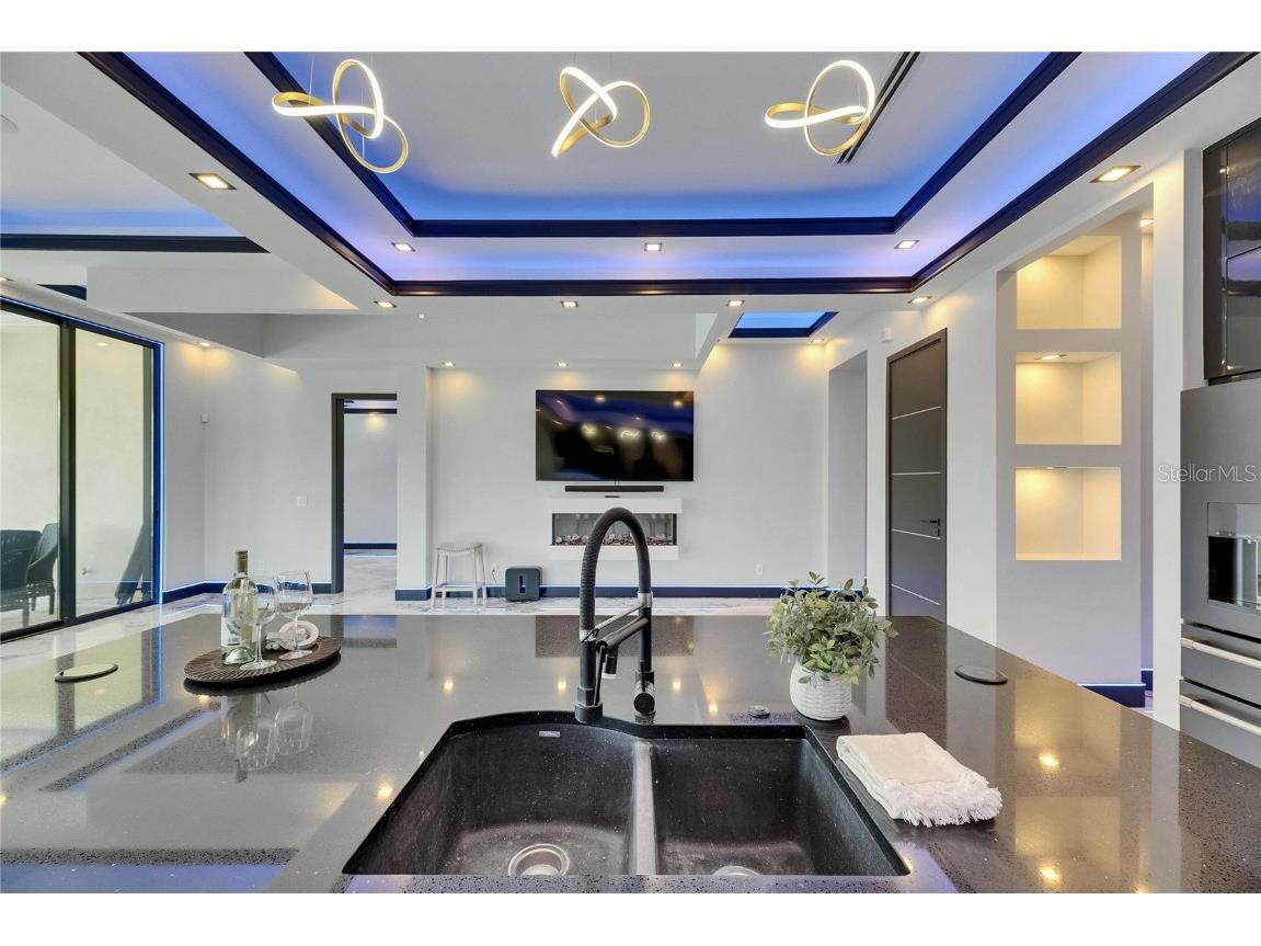 6522 Simone Shores Circle Apollo Beach FL 33572 - ST. CRUEX CANAL TB8389832 image14