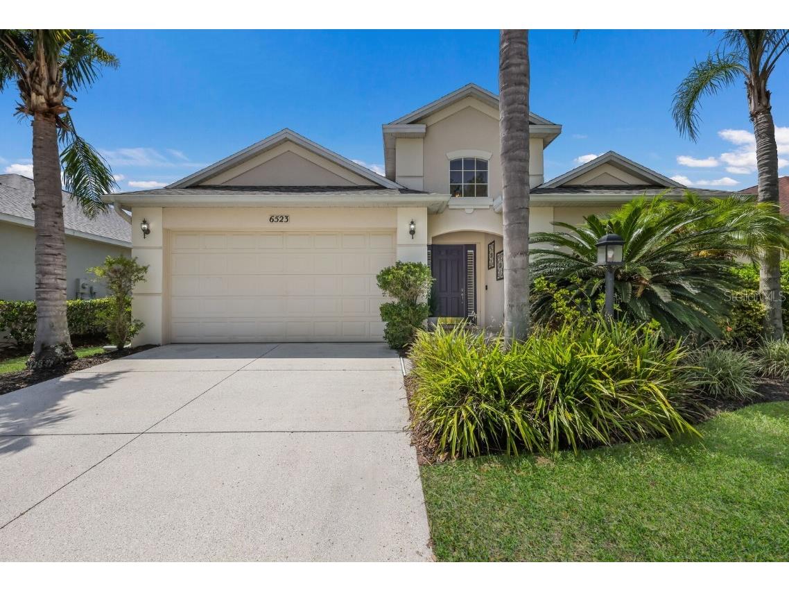 6523 Blue Grosbeak Circle Lakewood Ranch FL 34202 A4567631 image1