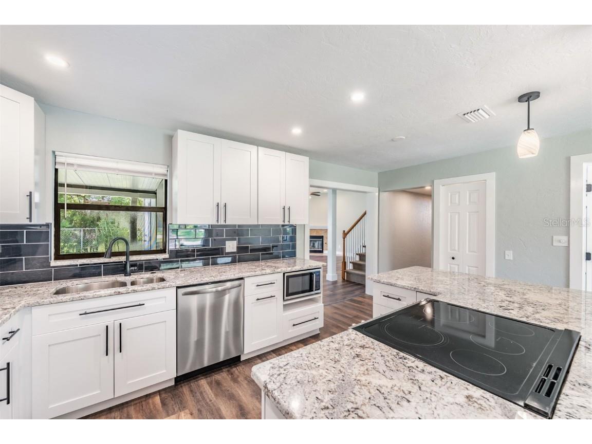 6525 15th Street N Saint Petersburg FL 33702 TB8412266 image11