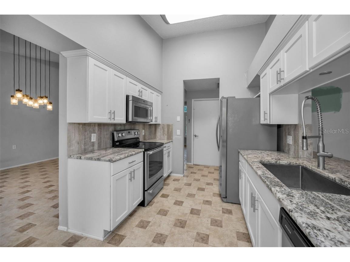 6525 Pine Walk Drive New Port Richey FL 34655 W7881532 image14