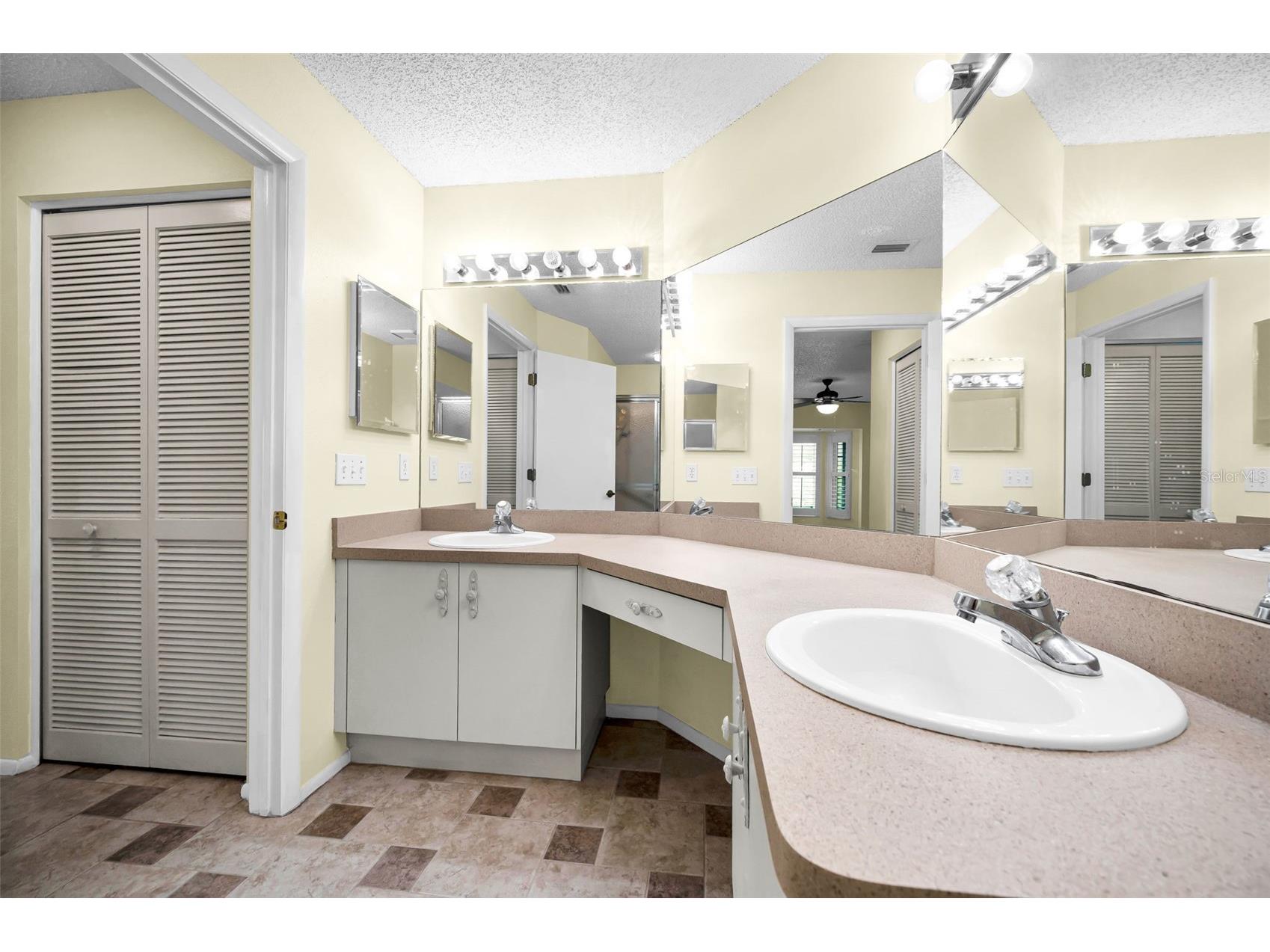 6525 Pine Walk Drive New Port Richey FL 34655 W7881805 image25