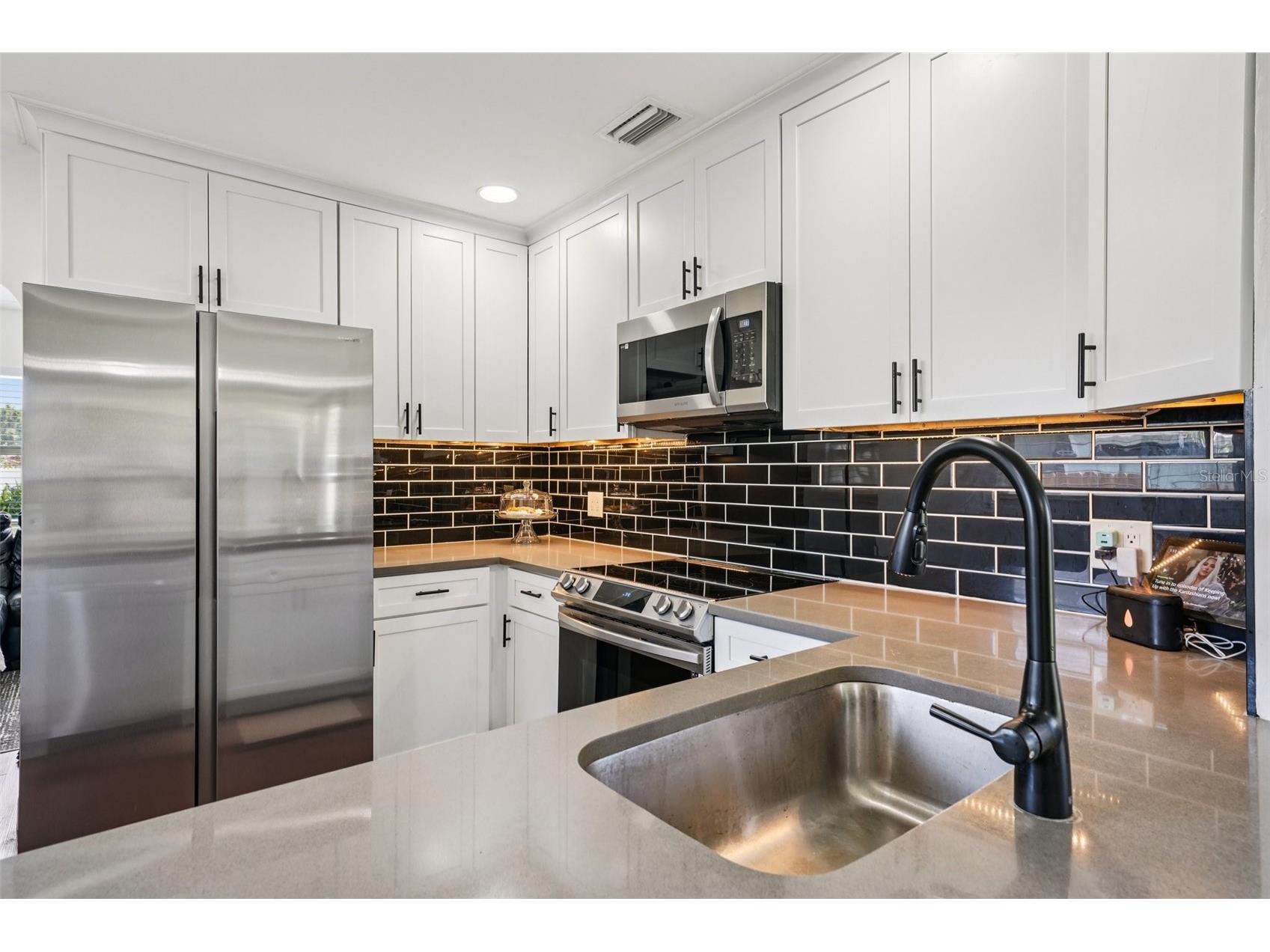 6527 3rd Avenue S Saint Petersburg FL 33707 TB8496005 image11