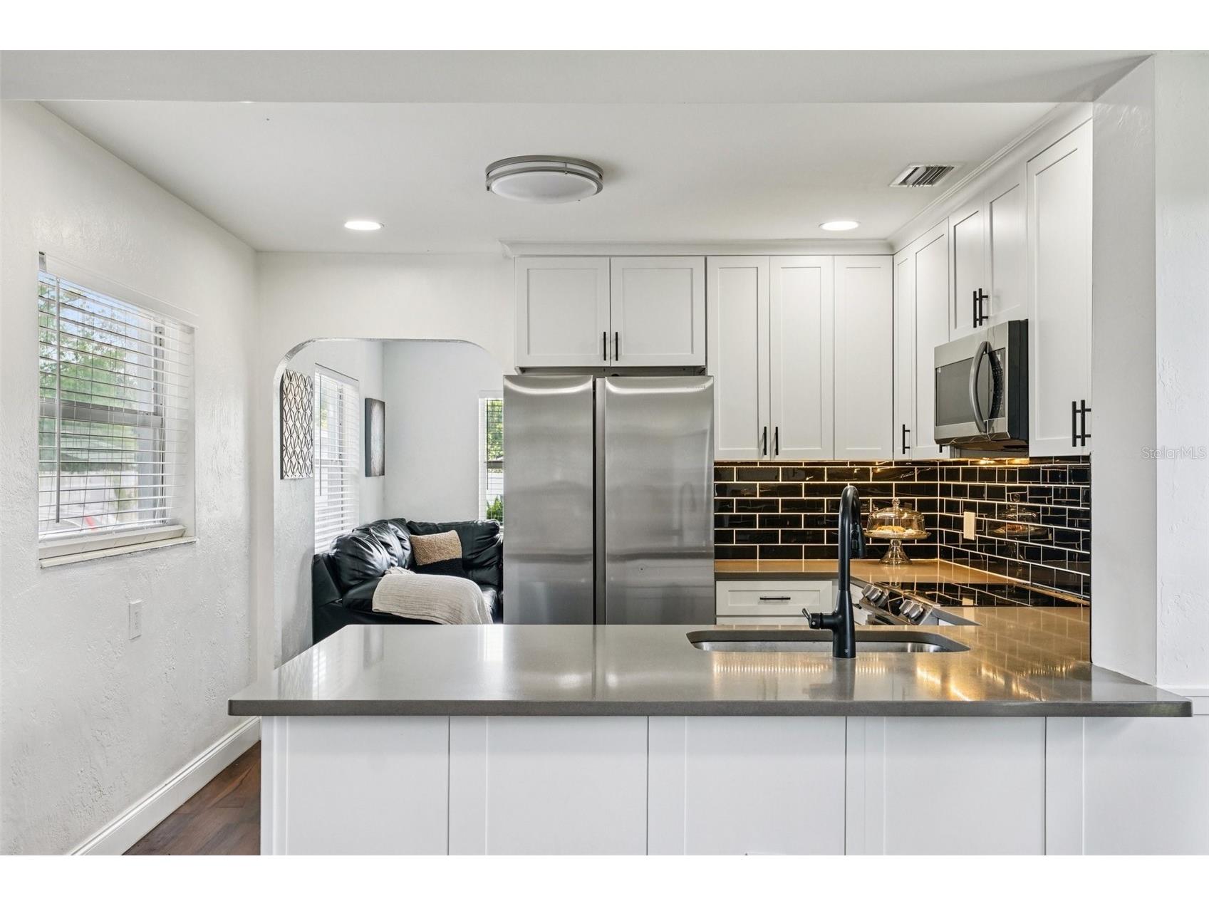 6527 3rd Avenue S Saint Petersburg FL 33707 TB8496005 image8