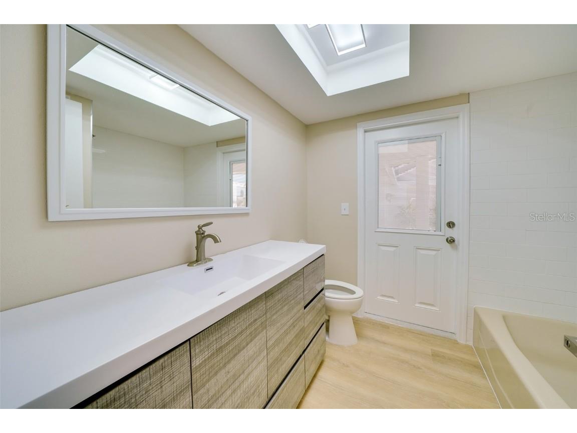 6528 Santiago Court Apollo Beach FL 33572 TB8376268 image18