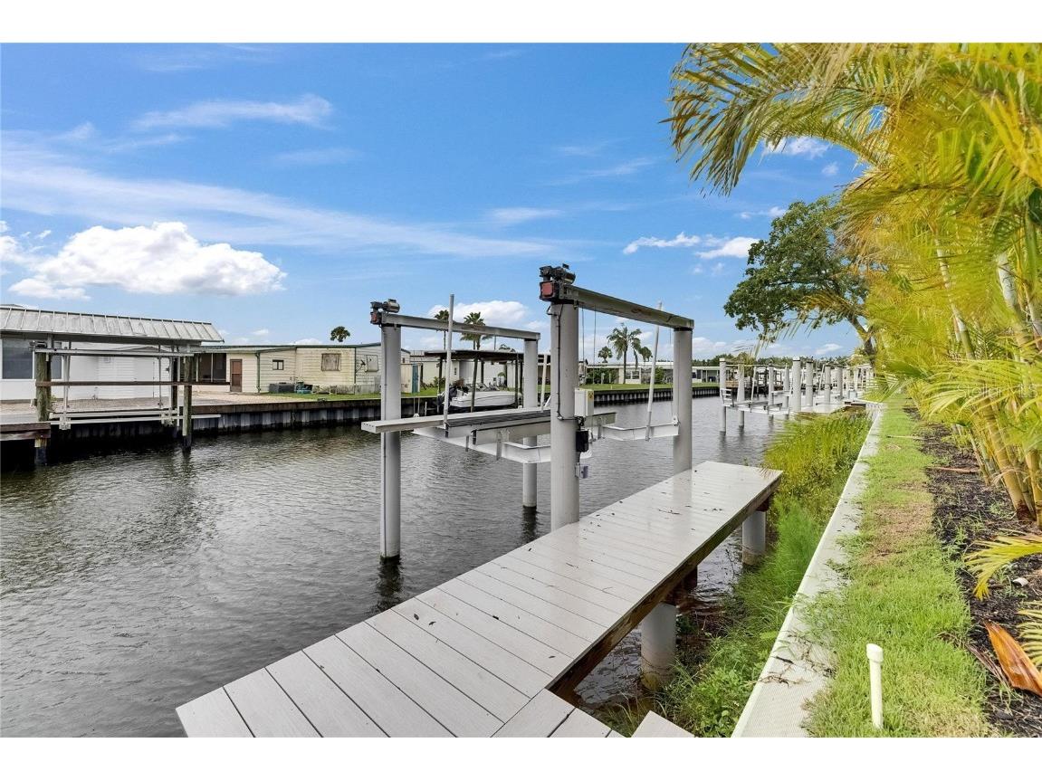 6528 Simone Shores Circle Apollo Beach FL 33572 - ST. CRUEX CANAL TB8392991 image2