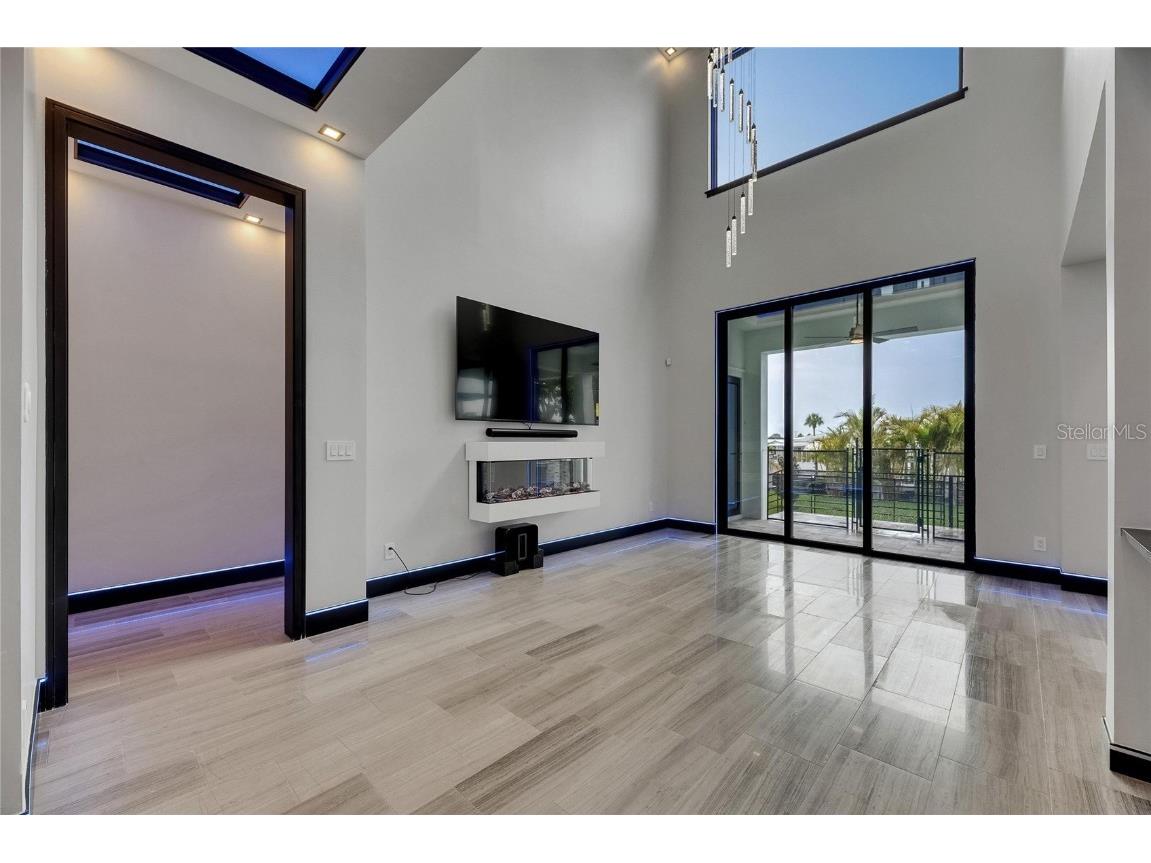 6528 Simone Shores Circle Apollo Beach FL 33572 - ST. CRUEX CANAL TB8392991 image25