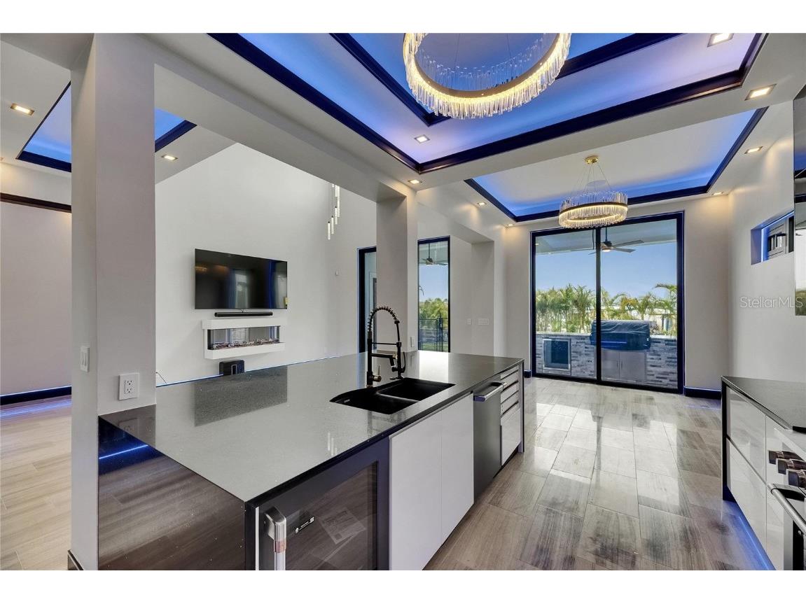 6528 Simone Shores Circle Apollo Beach FL 33572 - ST. CRUEX CANAL TB8392991 image37