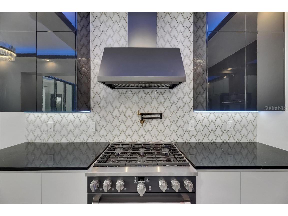 6528 Simone Shores Circle Apollo Beach FL 33572 - ST. CRUEX CANAL TB8392991 image41